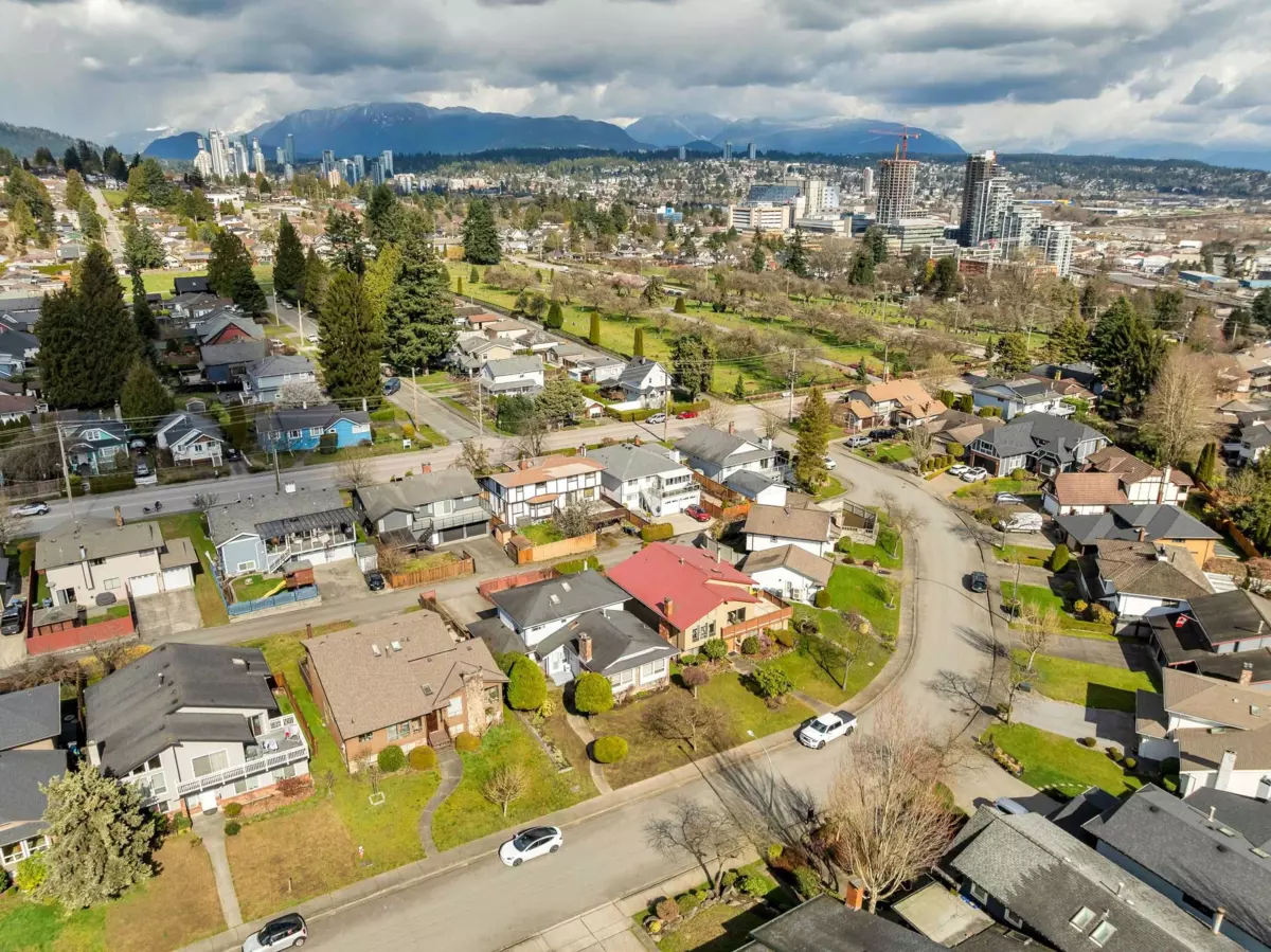 Family Room Photo of 431 Glenbrook Drive, New Westminster, BC