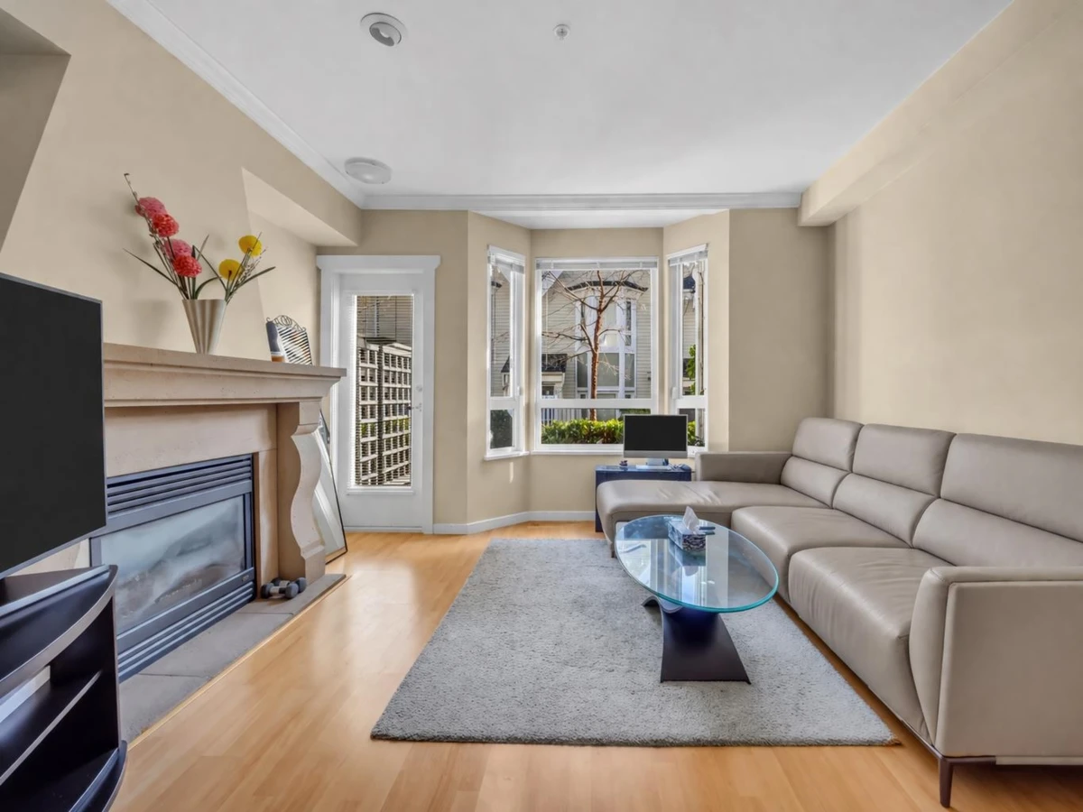 Living Room Photo of 6190 Cambie Street, Vancouver, BC