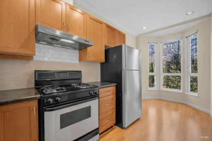 Kitchen Island Photo of 6190 Cambie Street, Vancouver, BC