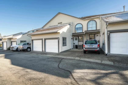 403 21937 48 Avenue, Langley, BC, Langley — Townhouse for sale