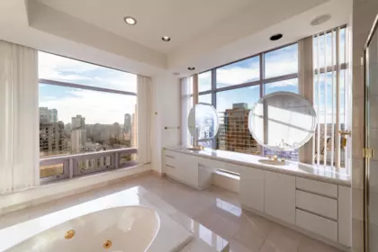 Powder Room Photo of PH1 1500 Alberni Street, Vancouver, BC