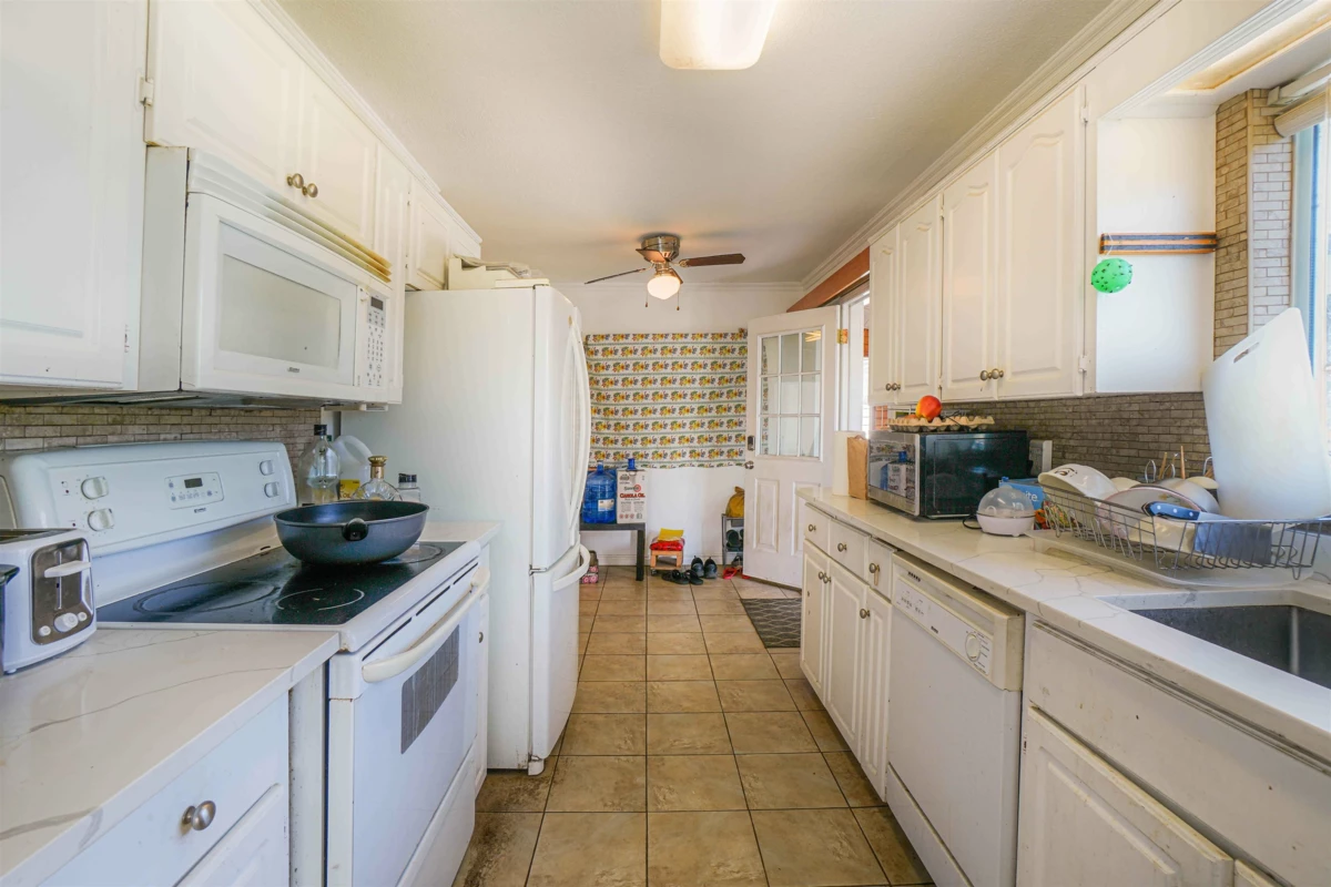 Kitchen Photo of 42148 Keith Wilson Road, Sardis - Greendale, BC