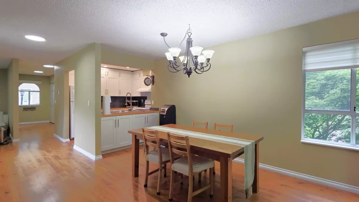 Dining Area Photo of 13 9000 Ash Grove Crescent, Burnaby, BC