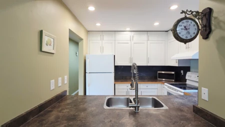 Breakfast Nook Photo of 13 9000 Ash Grove Crescent, Burnaby, BC