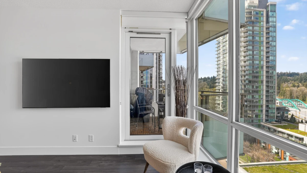 Family Room Photo of 1401 1550 Fern Street, North Vancouver, BC