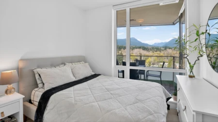 Bedroom 3 Photo of 1401 1550 Fern Street, North Vancouver, BC