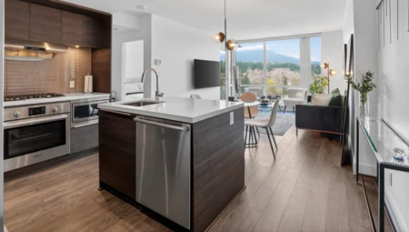 Kitchen Island Photo of 1401 1550 Fern Street, North Vancouver, BC