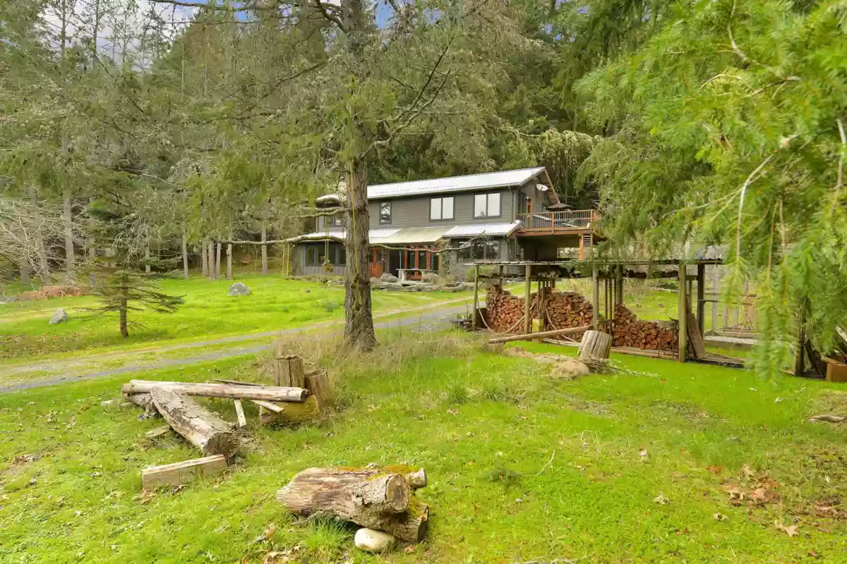 Family Room Photo of 594 Horton Bay Road, Mayne Island, BC