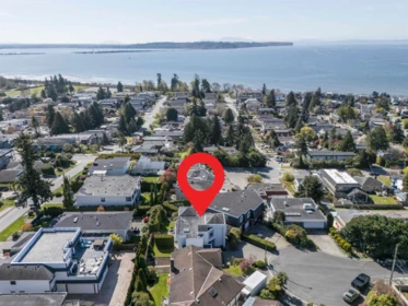 Backyard Photo of 15662 Semiahmoo Avenue, White Rock, BC