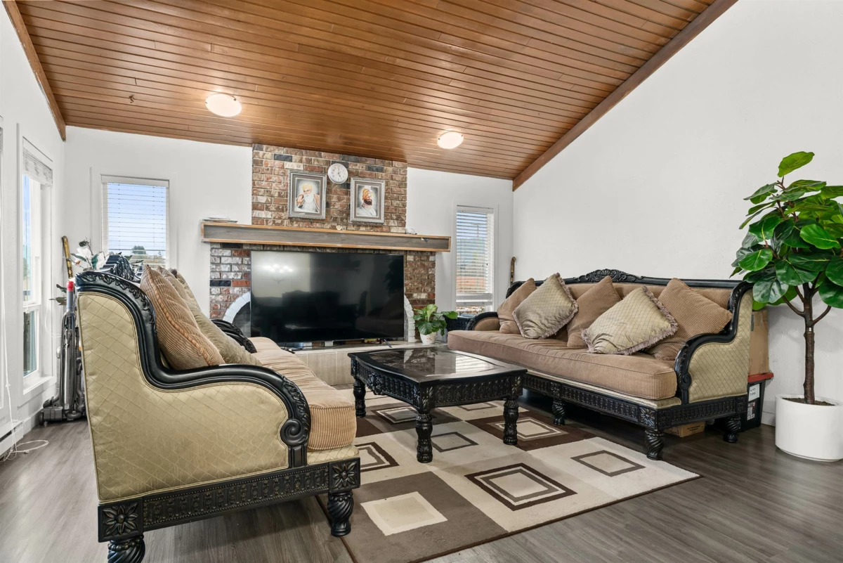 Dining Area Photo of 11186 Farms Road, Mission, BC