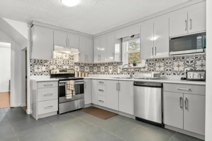 Kitchen Island Photo of 11186 Farms Road, Mission, BC