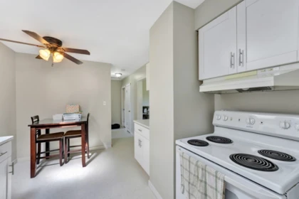 Kitchen Island Photo of 11963 221 Street, Maple Ridge, BC