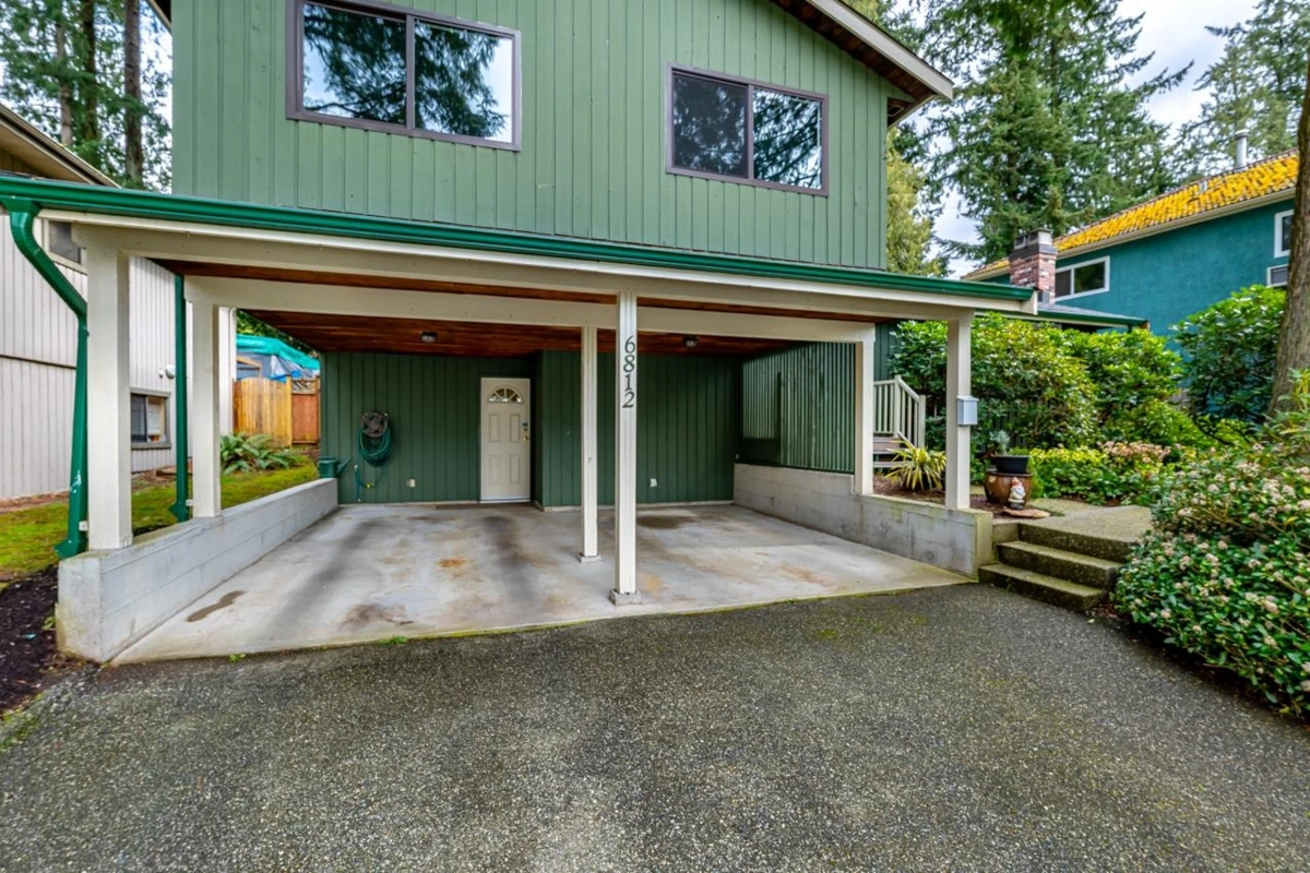 Living Room Photo of 6812 Westview Drive, Delta, BC