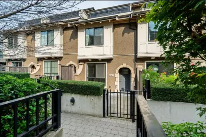 8562 Osler Street, Vancouver, BC, Vancouver — Townhouse for sale