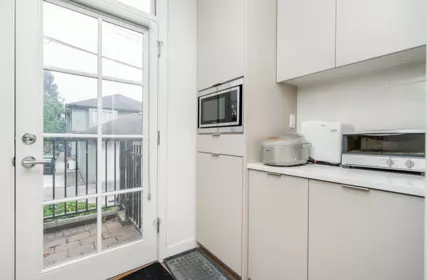 Kitchen Island Photo of 8562 Osler Street, Vancouver, BC