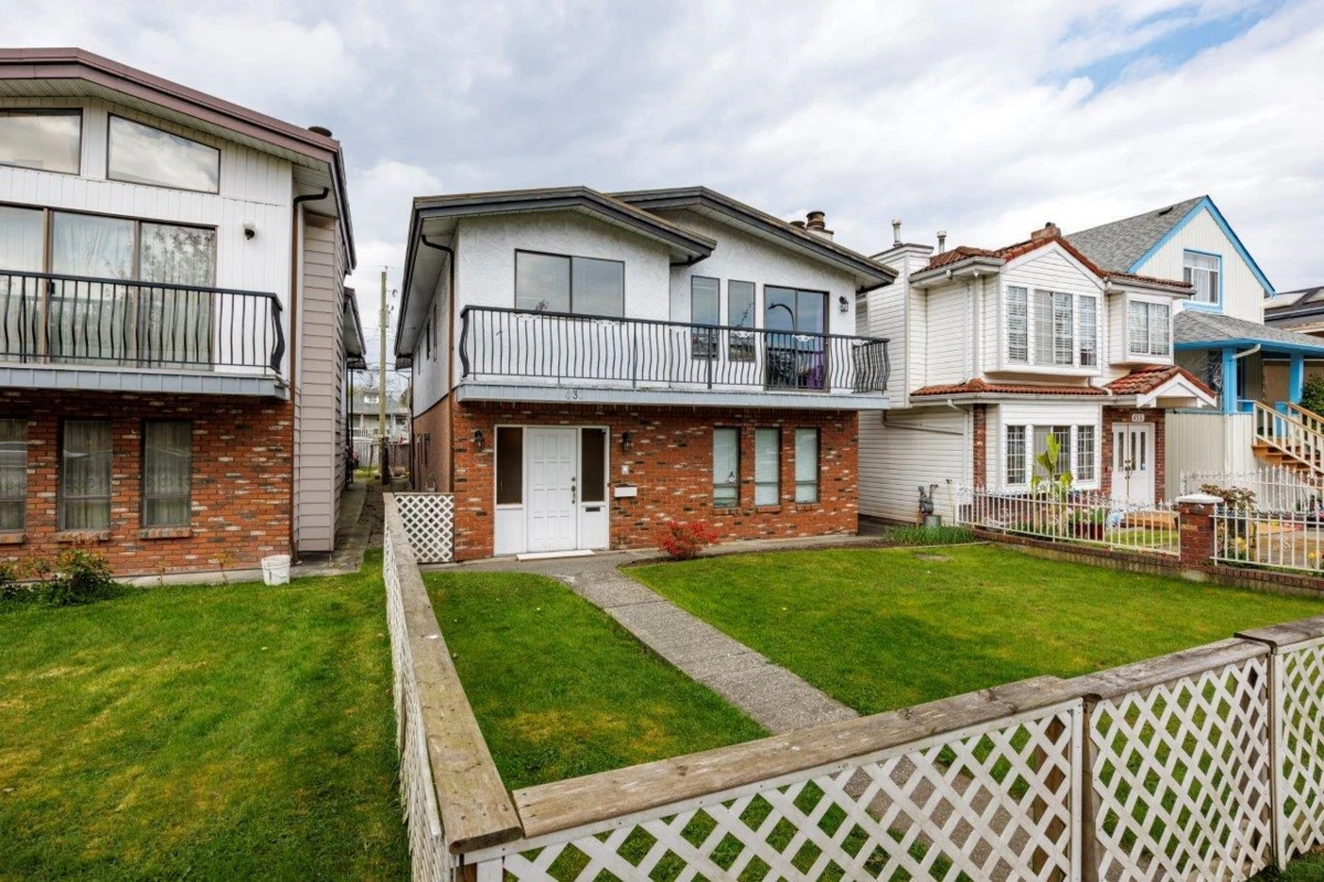 Family Room Photo of 431 E 18th Avenue, Vancouver, BC