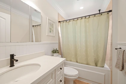Mudroom Photo of 19864 37a Avenue, Langley, BC