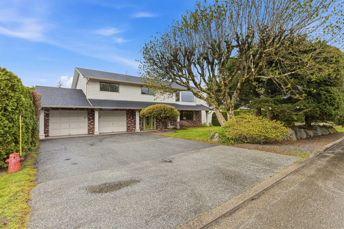 Exterior Rear Photo of 380 4th Avenue, Hope, BC