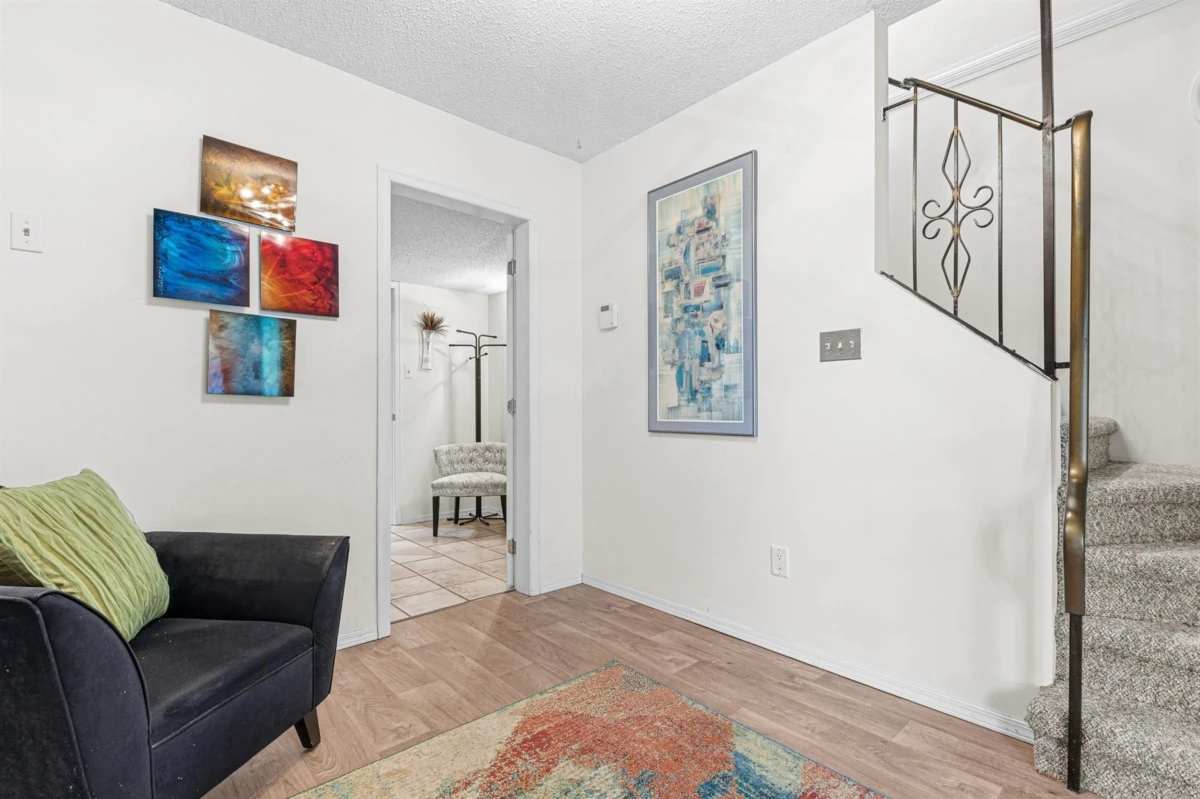 Family Room Photo of 380 4th Avenue, Hope, BC