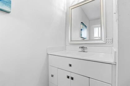 Guest Bathroom Photo of 380 4th Avenue, Hope, BC