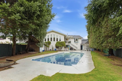 Hot Tub / Spa Photo of 380 4th Avenue, Hope, BC