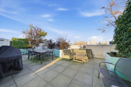 Hot Tub / Spa Photo of 605 53 W Hastings Street, Vancouver, BC