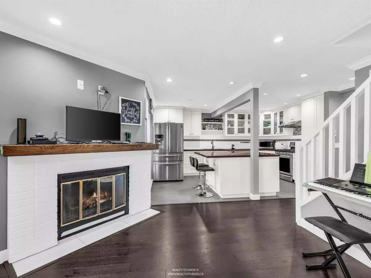 Living Room Photo of 7170 Hecate Place, Vancouver, BC