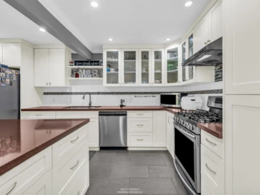 Breakfast Nook Photo of 7170 Hecate Place, Vancouver, BC