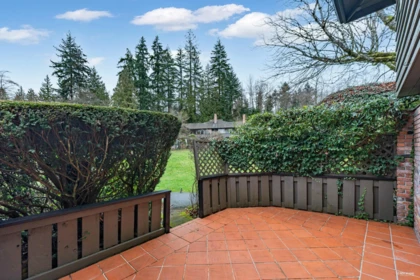 Front Yard Photo of 1109 235 Keith Road, West Vancouver, BC