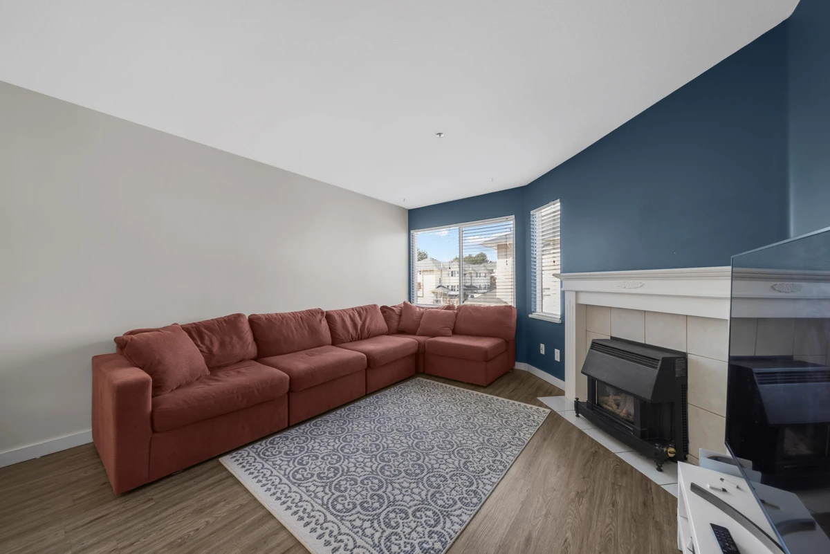 Living Room Photo of 69 3087 Immel Street, Abbotsford, BC