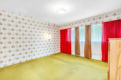 Guest Bathroom Photo of 13886 78 Avenue, Surrey, BC