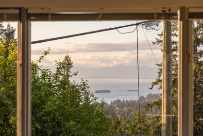 Breakfast Nook Photo of 420 Monteray Avenue, North Vancouver, BC
