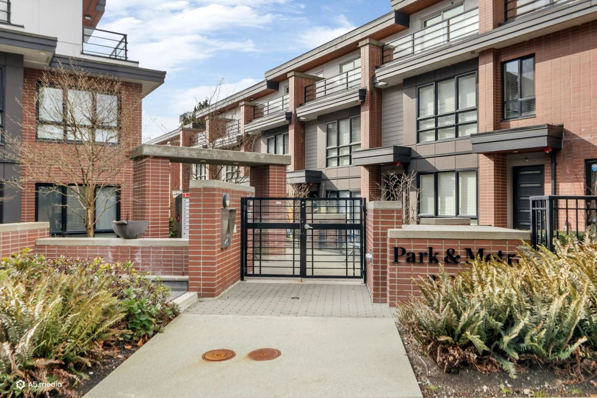 Exterior Rear Photo of 5 338 W 64 Avenue, Vancouver, BC