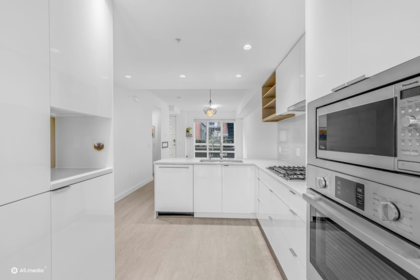 Guest Bathroom Photo of 5 338 W 64 Avenue, Vancouver, BC