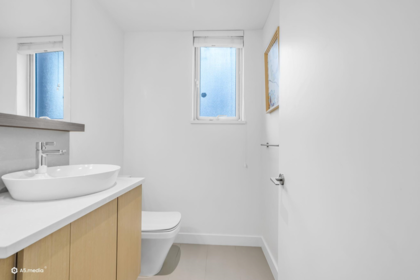 Powder Room Photo of 5 338 W 64 Avenue, Vancouver, BC