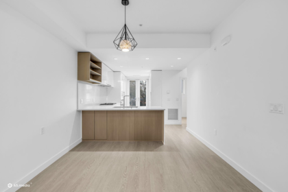 Primary Bathroom Photo of 5 338 W 64 Avenue, Vancouver, BC