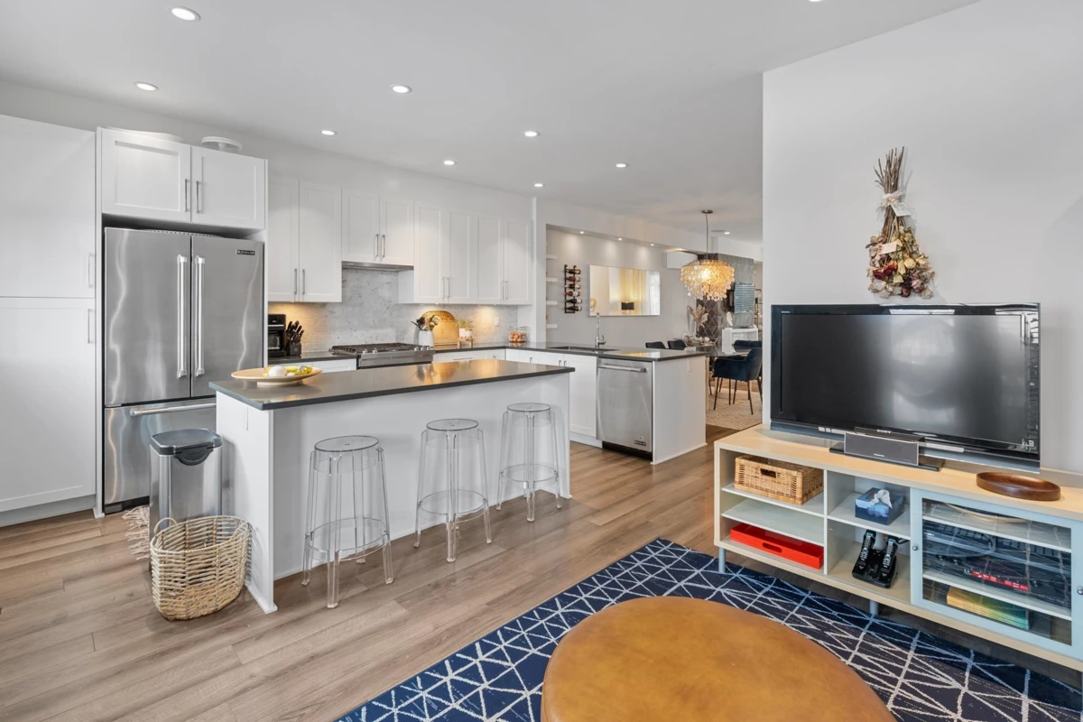 Dining Area Photo of 16447 24 Avenue, Surrey, BC