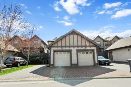 Front Yard Photo of 16447 24 Avenue, Surrey, BC