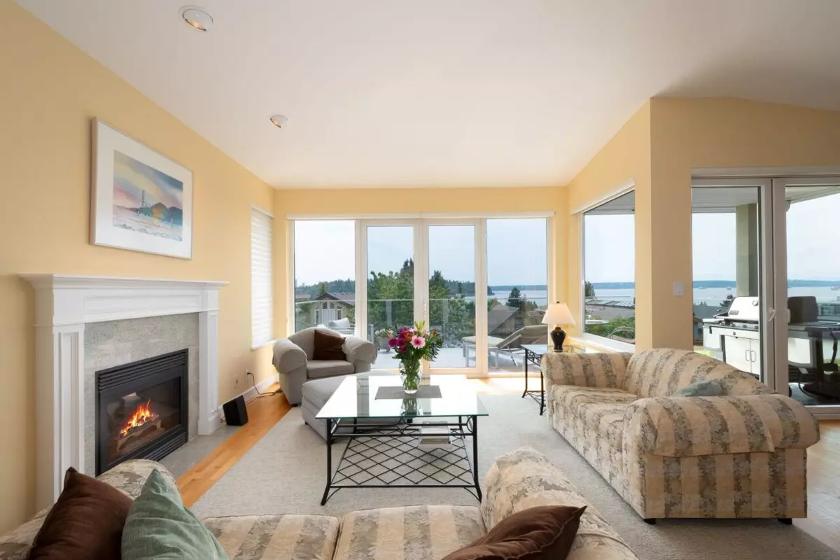 Dining Area Photo of 1168 Esquimalt Avenue, West Vancouver, BC