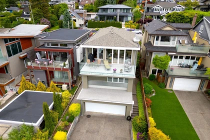 Hot Tub / Spa Photo of 1168 Esquimalt Avenue, West Vancouver, BC