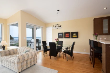 Kitchen Photo of 1168 Esquimalt Avenue, West Vancouver, BC