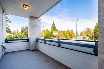 Entry Foyer Photo of 201 3315 148 Street, Surrey, BC