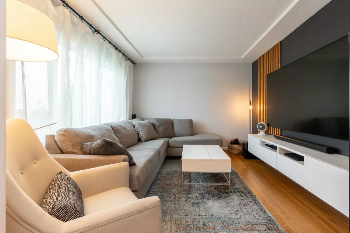 Living Room Photo of 1613 Hamilton Street, New Westminster, BC