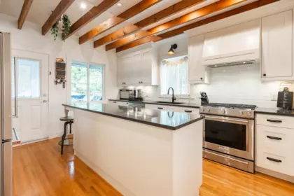 Breakfast Nook Photo of 1613 Hamilton Street, New Westminster, BC