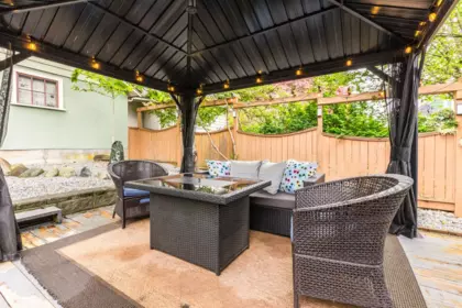 Hot Tub / Spa Photo of 1613 Hamilton Street, New Westminster, BC