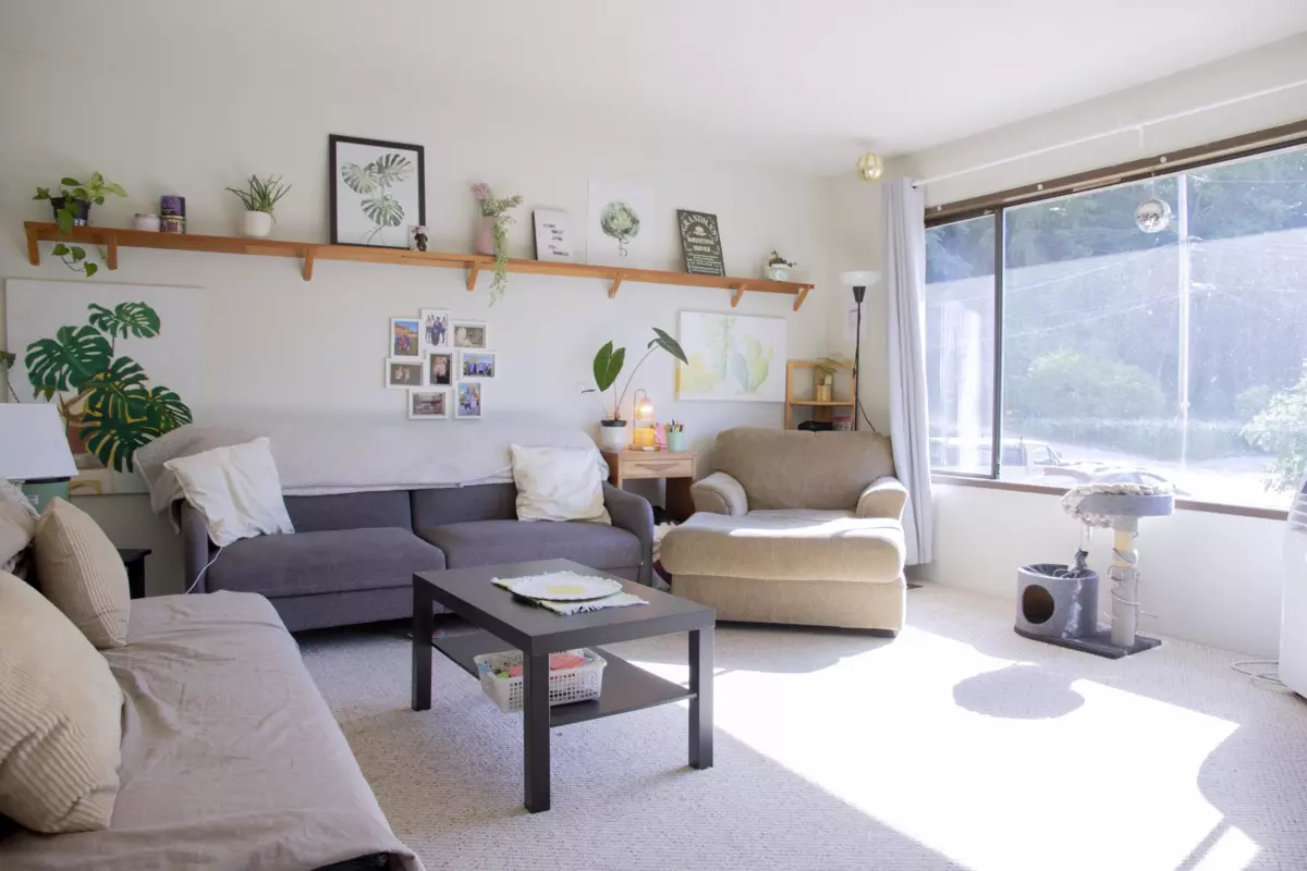 Living Room Photo of 5754 Binnacle Avenue, Sechelt, BC