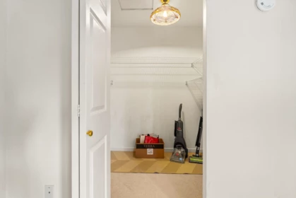 Entry Foyer Photo of 302 15258 105 Avenue, Surrey, BC