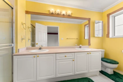 Hallway Photo of 302 15258 105 Avenue, Surrey, BC