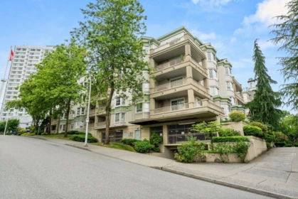 Hot Tub / Spa Photo of 302 15258 105 Avenue, Surrey, BC