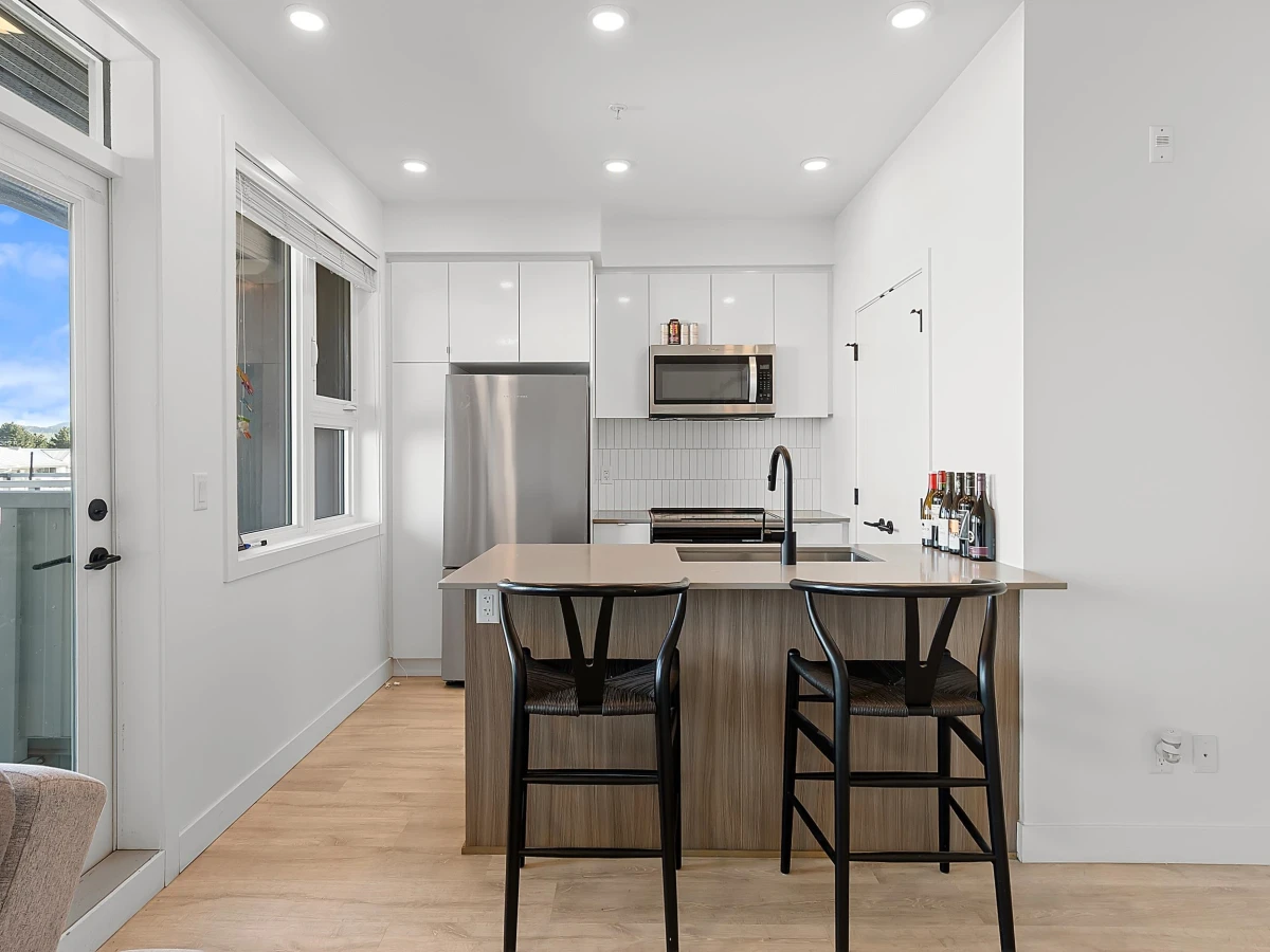 Dining Area Photo of 314 32838 Landeau Place, Abbotsford, BC